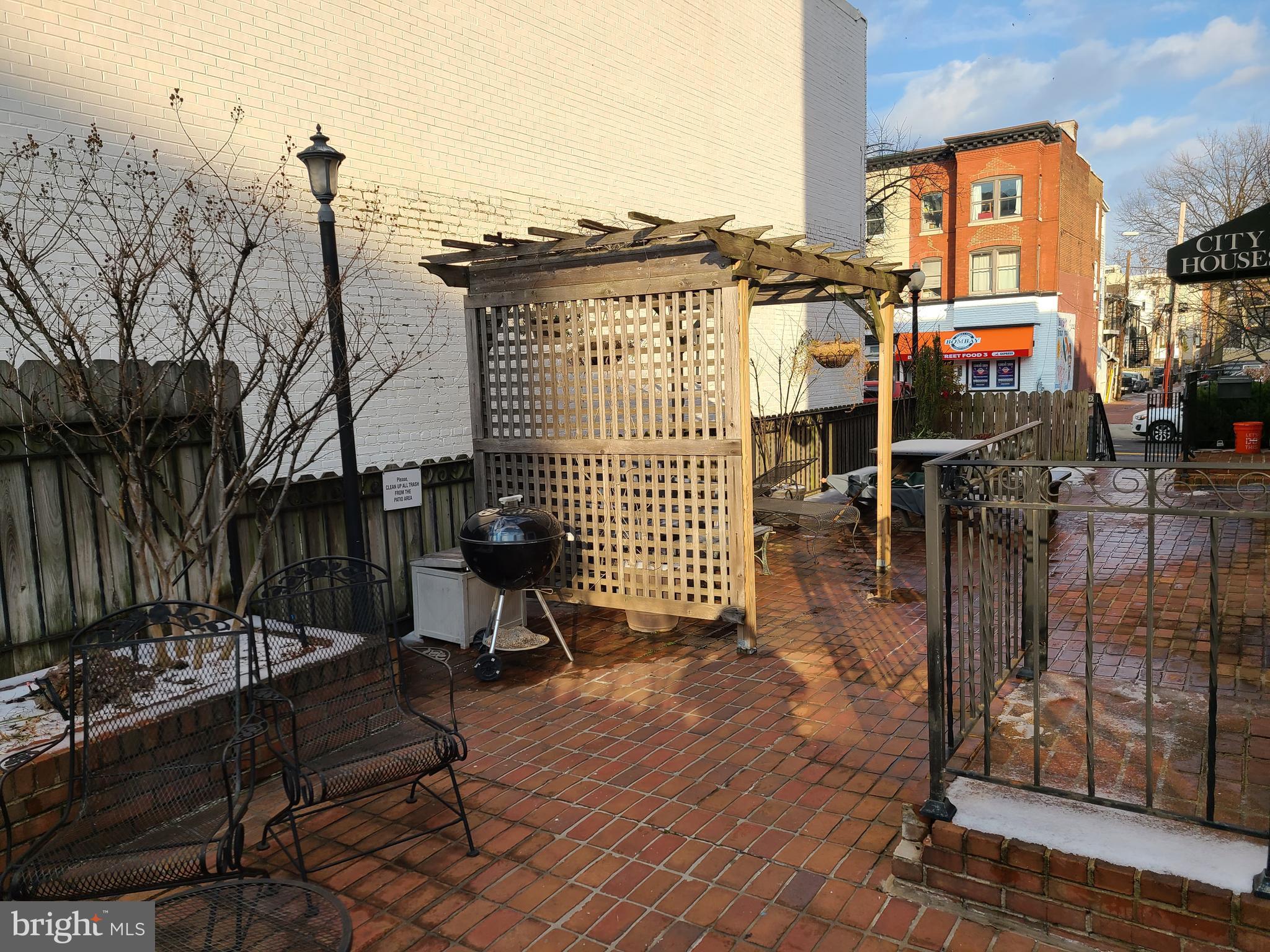 1803 T Street Northwest, Unit D Washington, DC 20009 - Photo 13 of 14 Shared grill