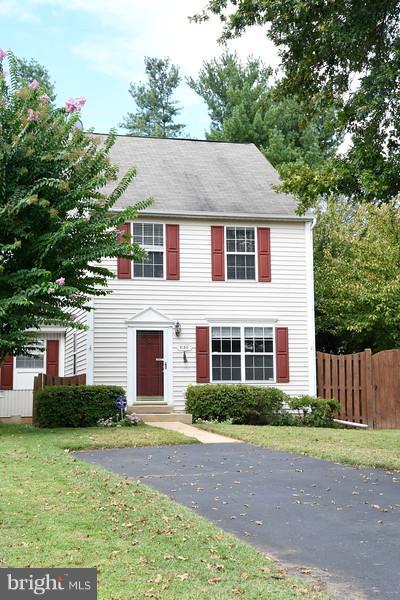 9150 Runaldue Road Manassas, VA 20110 - Photo 1 of 23 Front on this End Unit Townhome