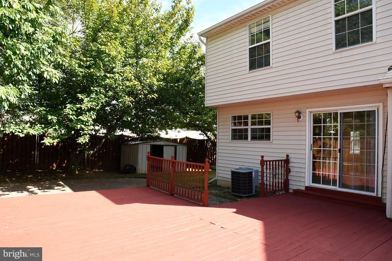 9150 Runaldue Road Manassas, VA 20110 - Photo 13 of 23 Hugh Deck