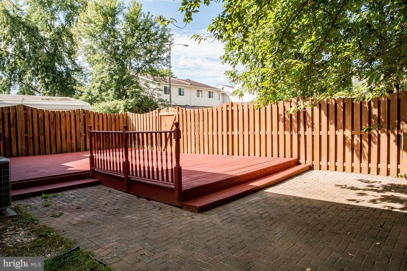 9150 Runaldue Road Manassas, VA 20110 - Photo 14 of 23 Another View off this Large Deck