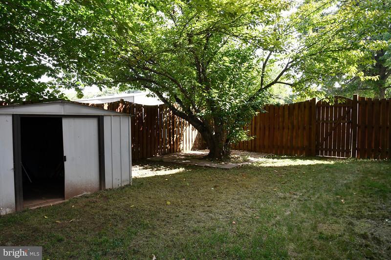 9150 Runaldue Road Manassas, VA 20110 - Photo 15 of 23 Side Yard off the Deck