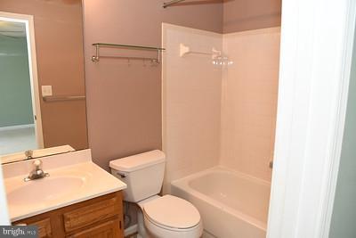 9150 Runaldue Road Manassas, VA 20110 - Photo 23 of 23 Hall Bathroom Full