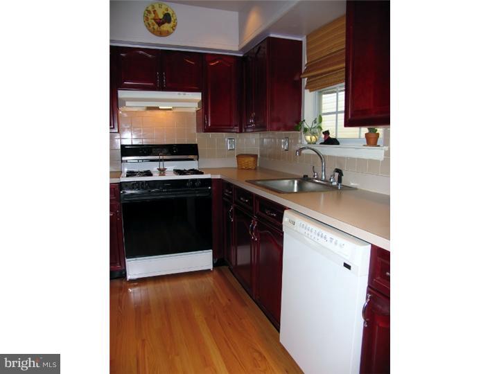 5505 Rinker Circle, Unit 345 Doylestown, PA 18902 - Photo 11 of 19 Kitchen