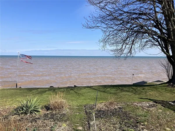 $187,900 | 8701 Lakeview Drive, Somerset, NY 14012