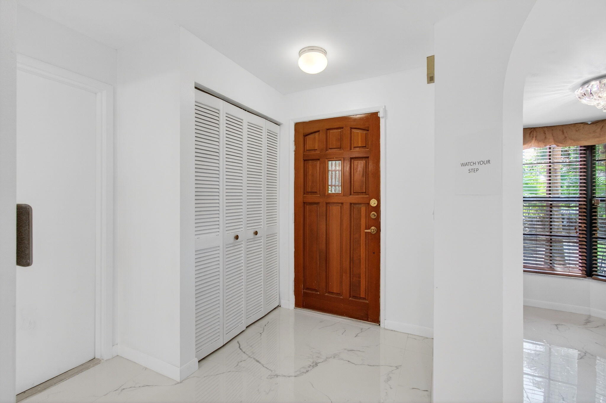 7865 La Mirada Drive Boca Raton, FL 33433 - Photo 4 of 61 Foyer entry