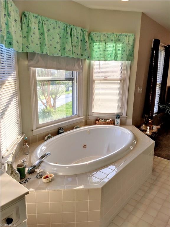 3660 Old Mountain Road Trinity, NC 27370 - Photo 14 of 29 Master Bath jetted tub