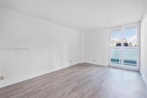 $300,000 | 100 Bayview Drive, Unit 229, Sunny Isles Beach, FL 33160