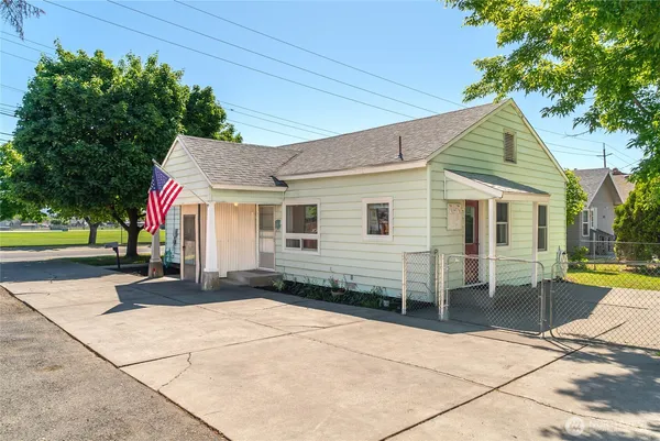 $375,000 | 606 South Miller Street, Wenatchee, WA 98801