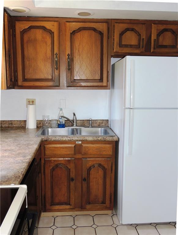 385 Rockhill Road Pittsburgh, PA 15243 - Photo 8 of 23 a utility room with dryer and washer