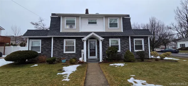 $699,000 | 2 Sportsmans Avenue, Freeport, NY 11520