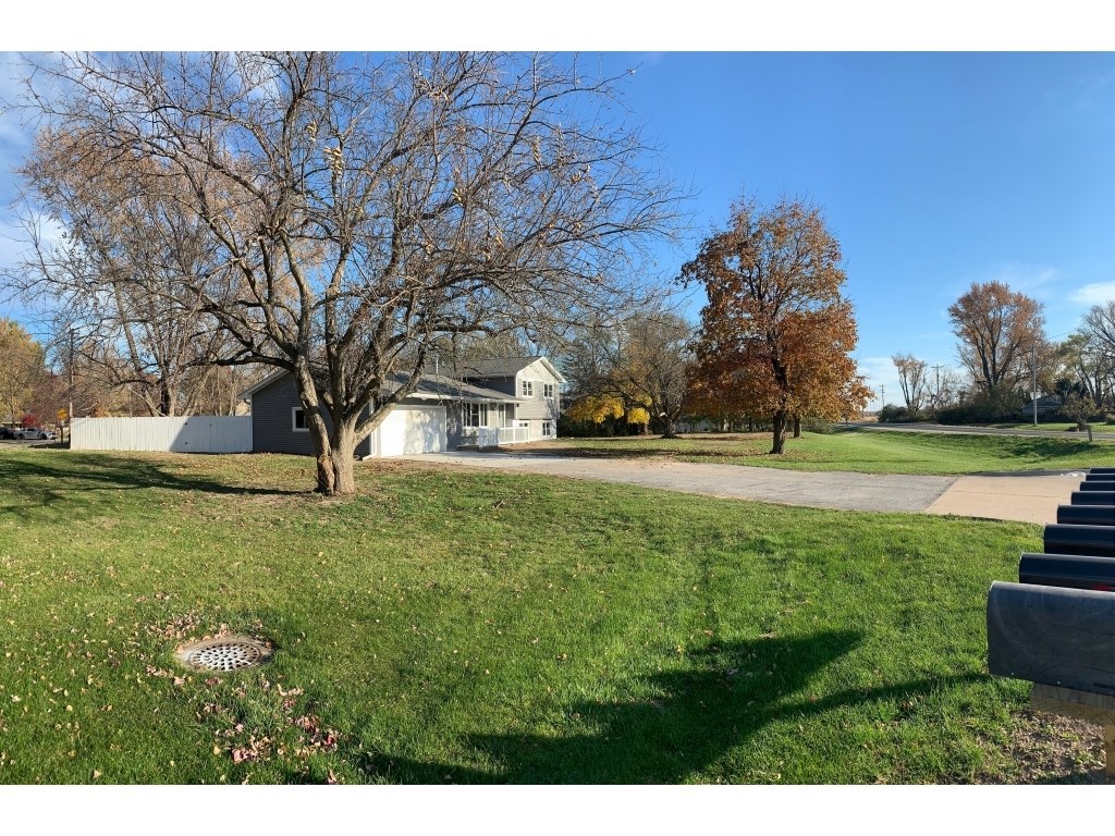 19075 Wells Ferry Road Bettendorf, IA 52722 - Photo 23 of 24 Gallery Image 23