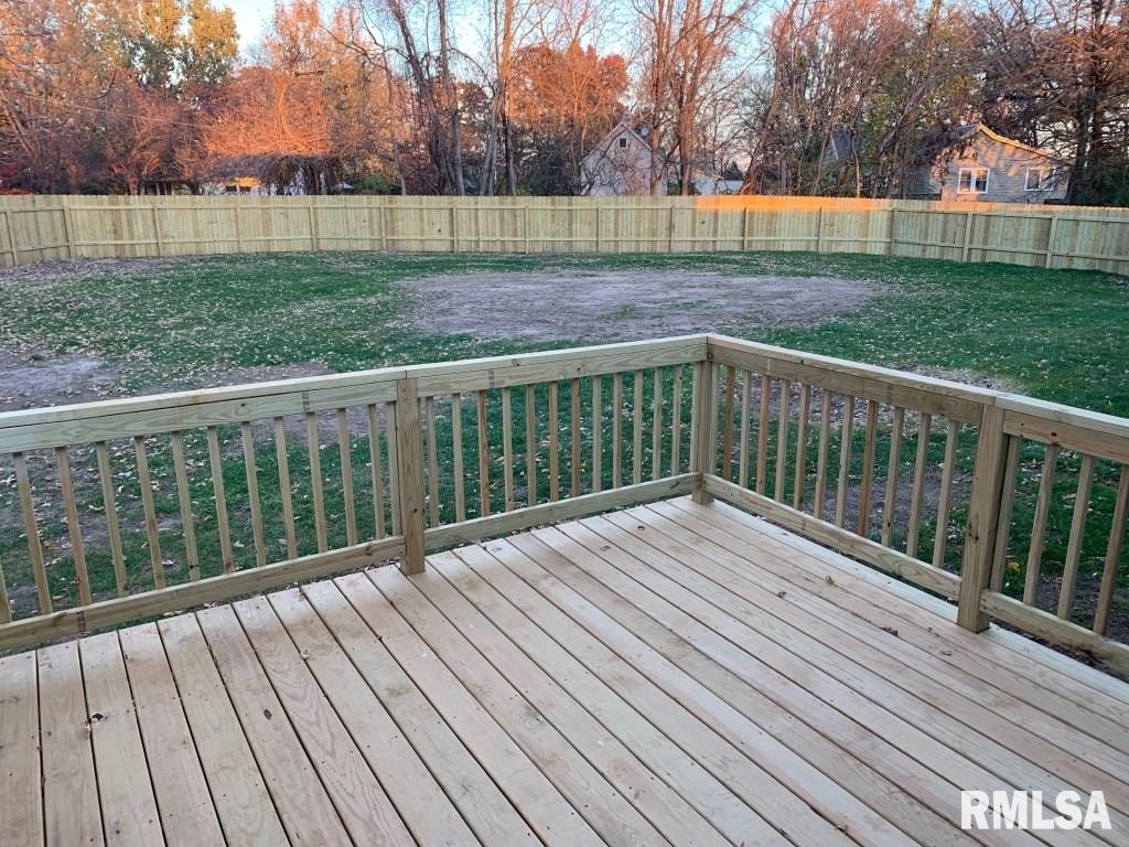 19075 Wells Ferry Road Bettendorf, IA 52722 - Photo 3 of 24 Gallery Image 3