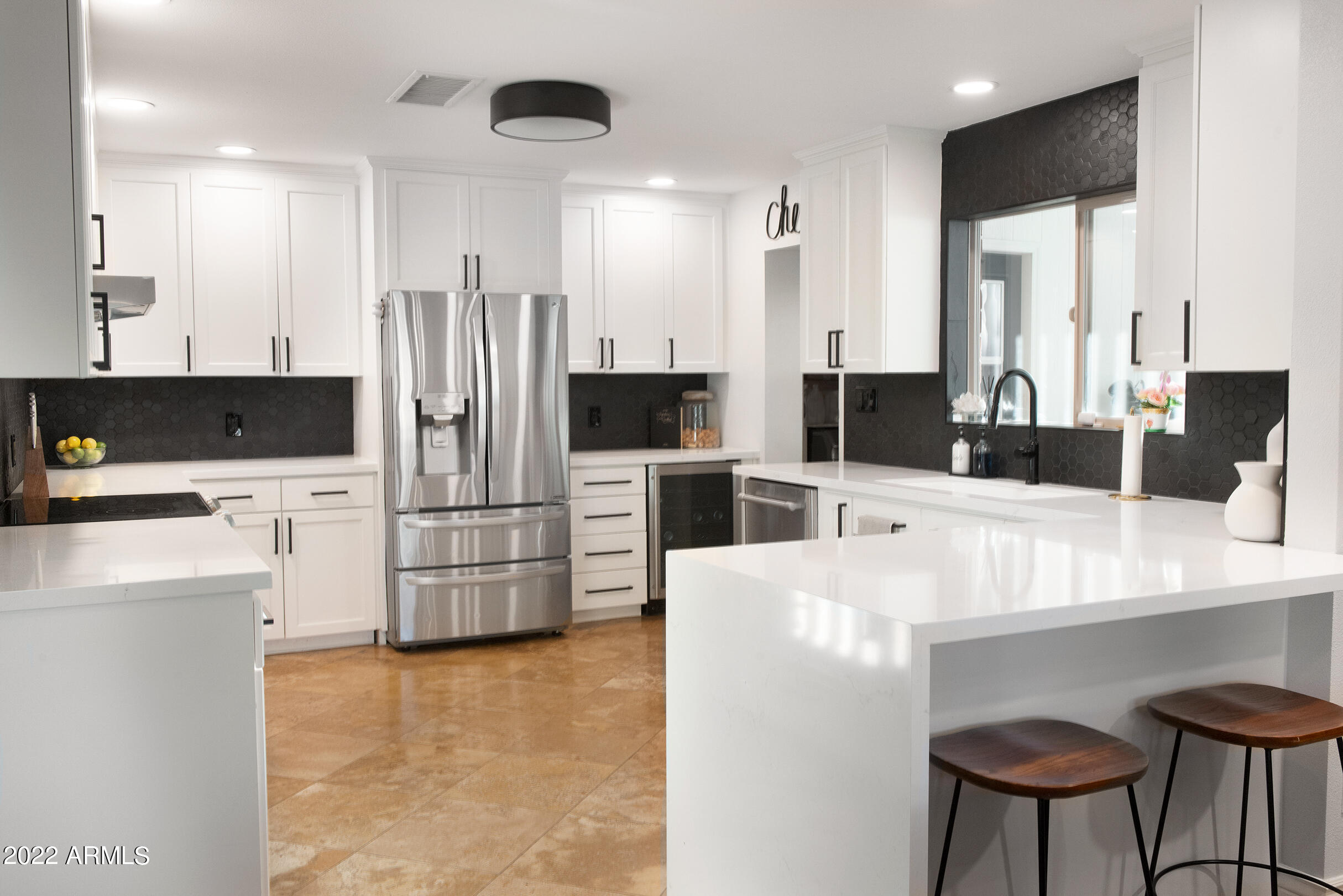 3615 East Piccadilly Road Phoenix, AZ 85018 - Photo 4 of 25 3615 KITCHEN