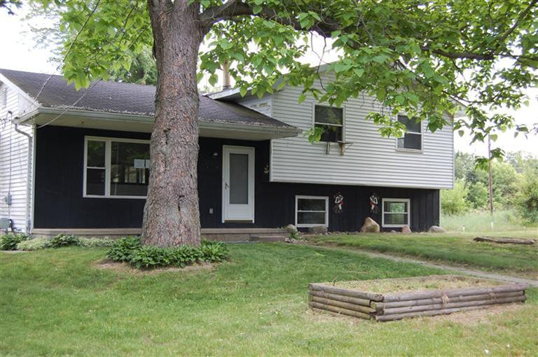 13001 Hadley Road Gregory, MI 48137 - Photo 2 of 14 Front