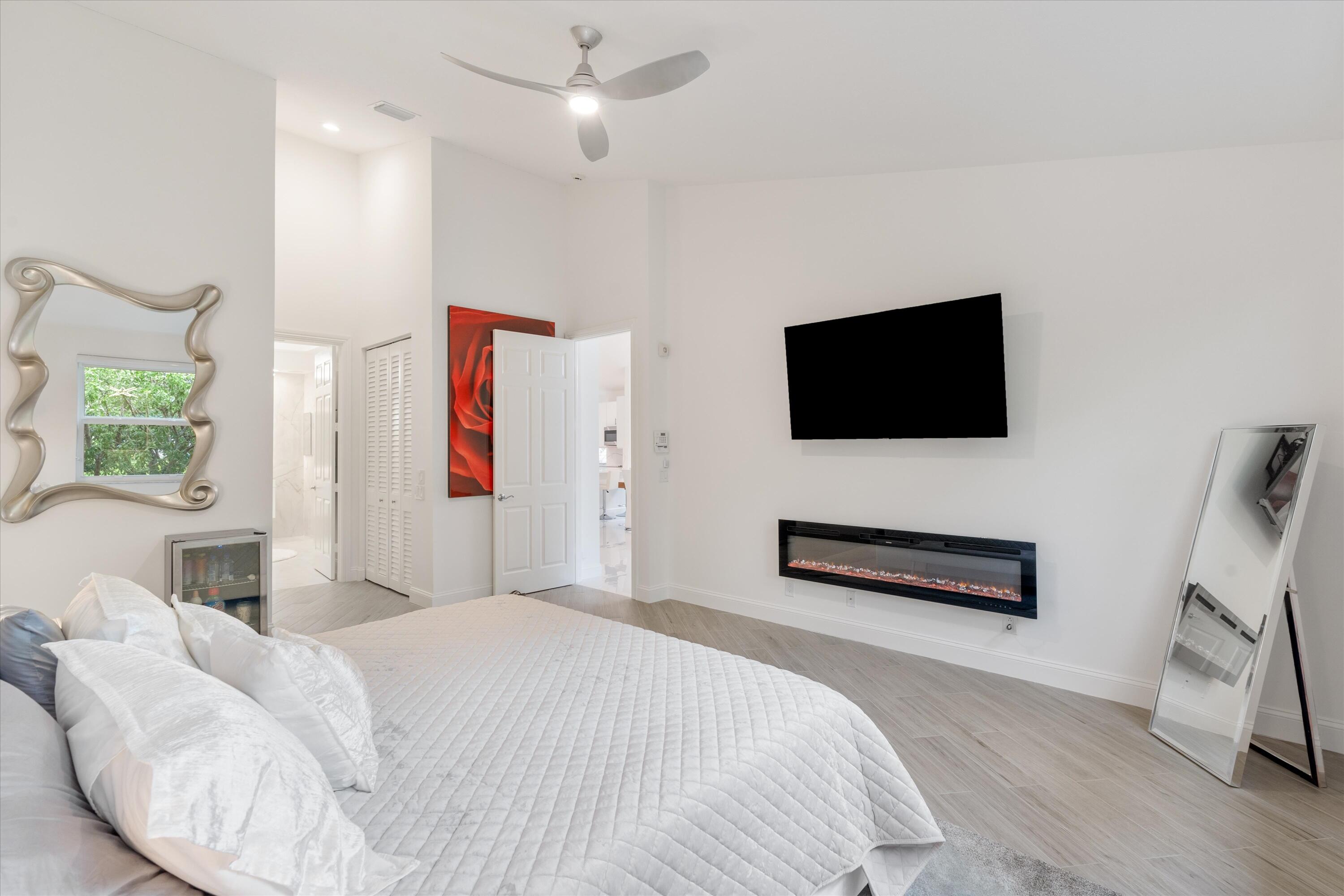 6189 Island Walk, Unit C Boca Raton, FL 33496 - Photo 9 of 27 Primary Bedroom