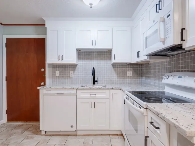 $305,000 | 39 Pleasant Street, Unit A6, Northborough, MA 01532