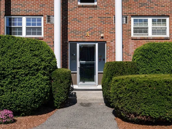 $305,000 | 39 Pleasant Street, Unit A6, Northborough, MA 01532
