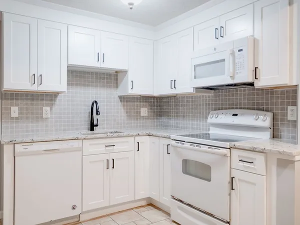 $305,000 | 39 Pleasant Street, Unit A6, Northborough, MA 01532