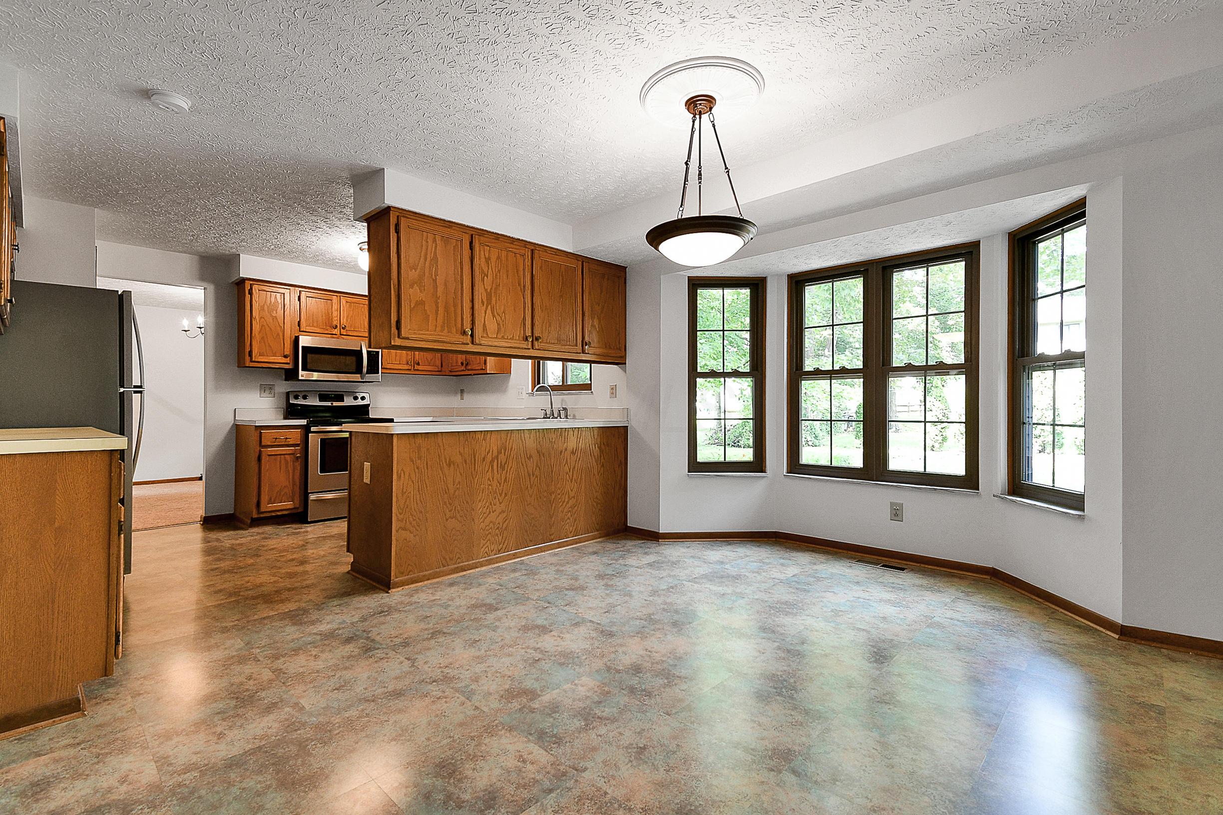 2412 Willis Road Dublin, OH 43016 - Photo 8 of 28 Gallery Image 8