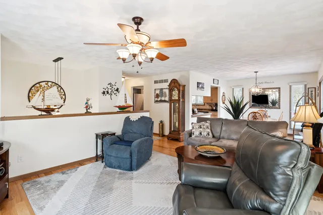 $204,900 | 870 47th Avenue, Unit 2, East Moline, IL 61244