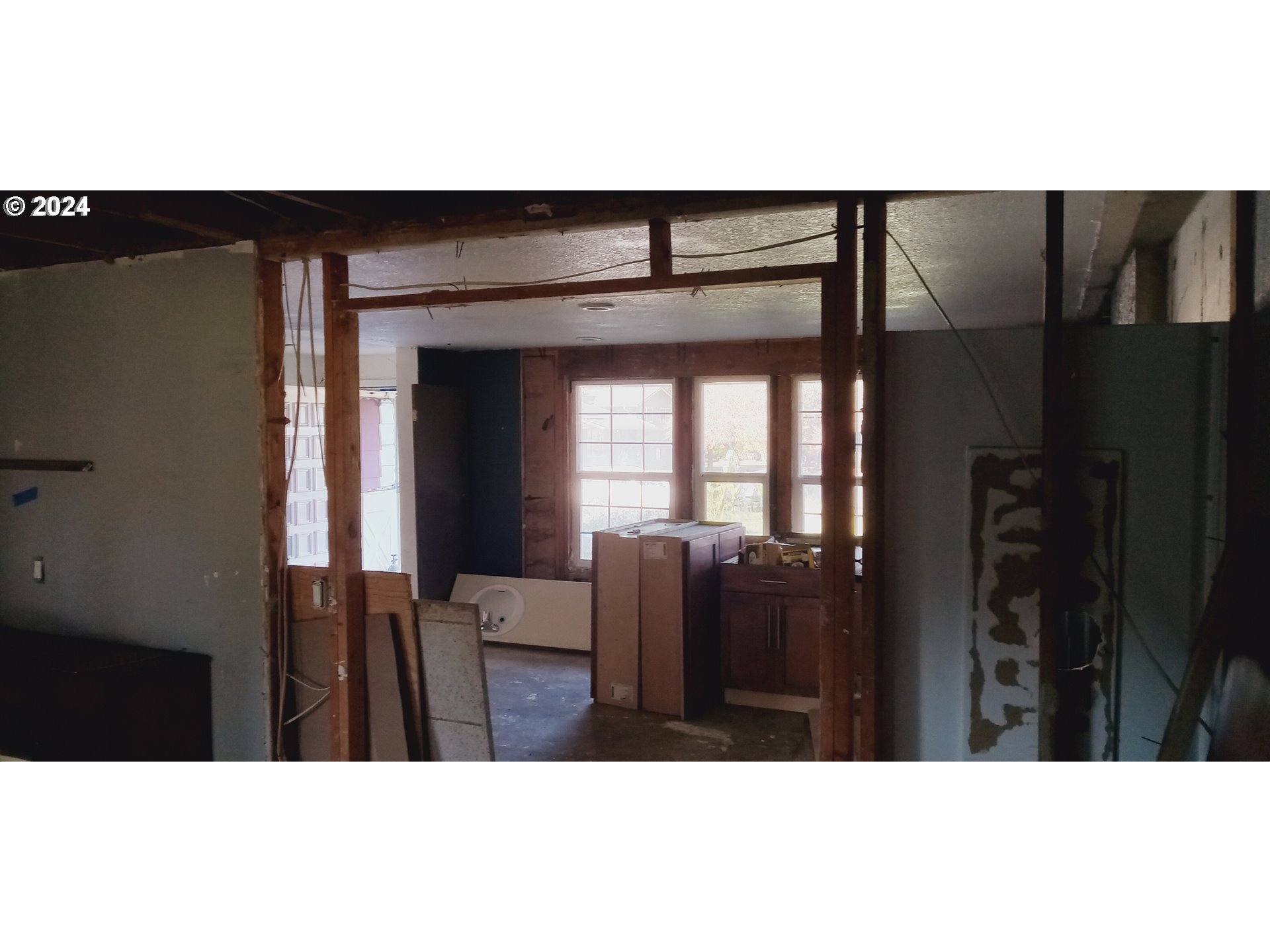 17126 Southeast Bush Street Portland, OR 97236 - Photo 15 of 17