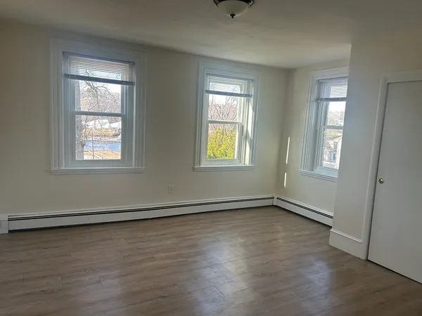 $3,000 | 171 Commercial Street, Unit 1, Weymouth, MA 02188