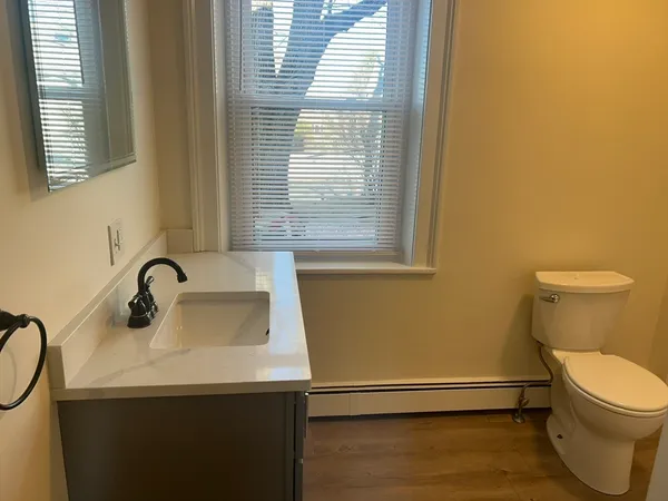 $3,000 | 171 Commercial Street, Unit 1, Weymouth, MA 02188