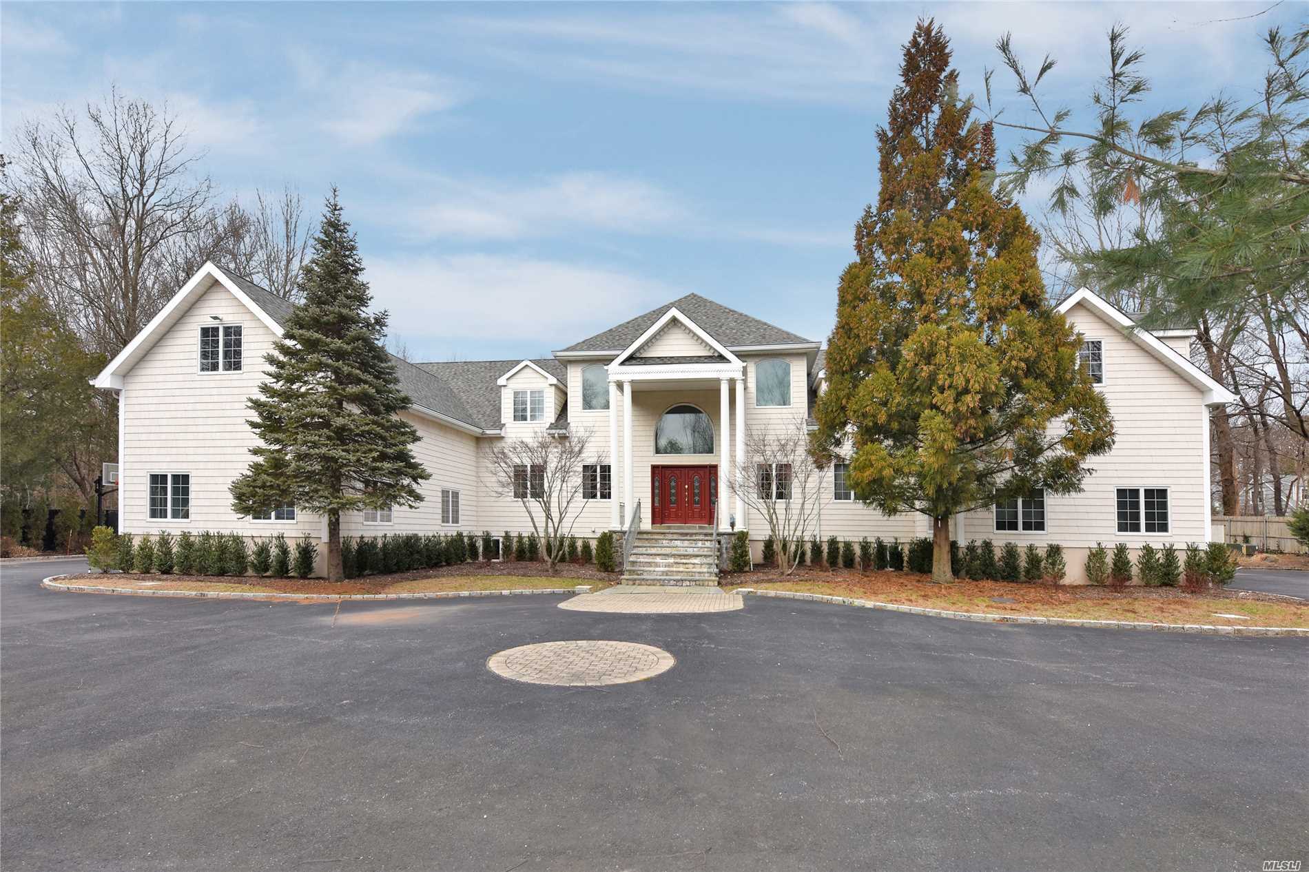 42 Dunlop Road Huntington, NY 11743 - Photo 1 of 20 Estate Setting