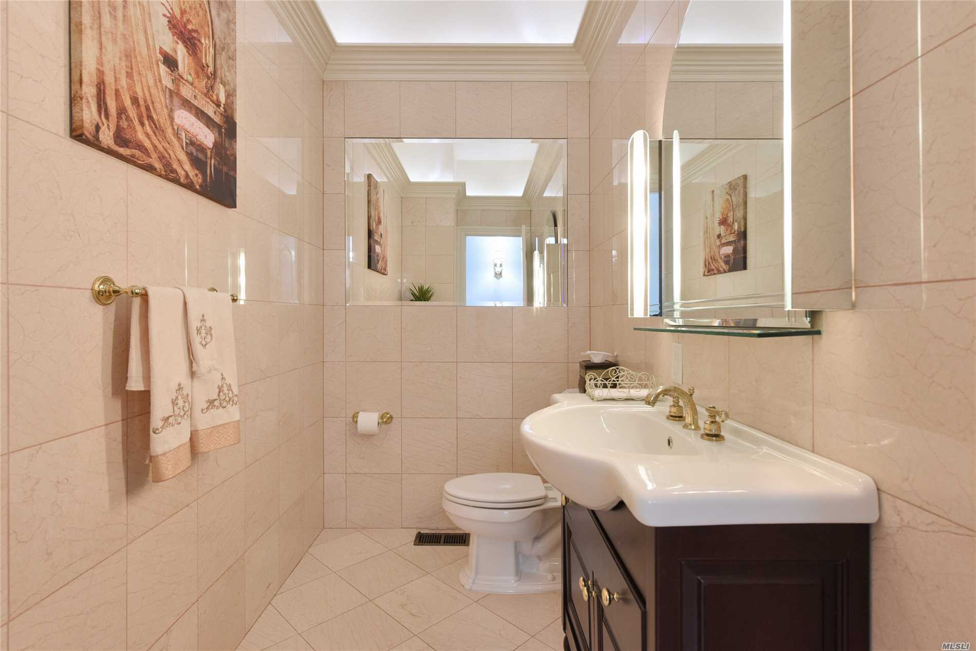 42 Dunlop Road Huntington, NY 11743 - Photo 11 of 20 Powder Room