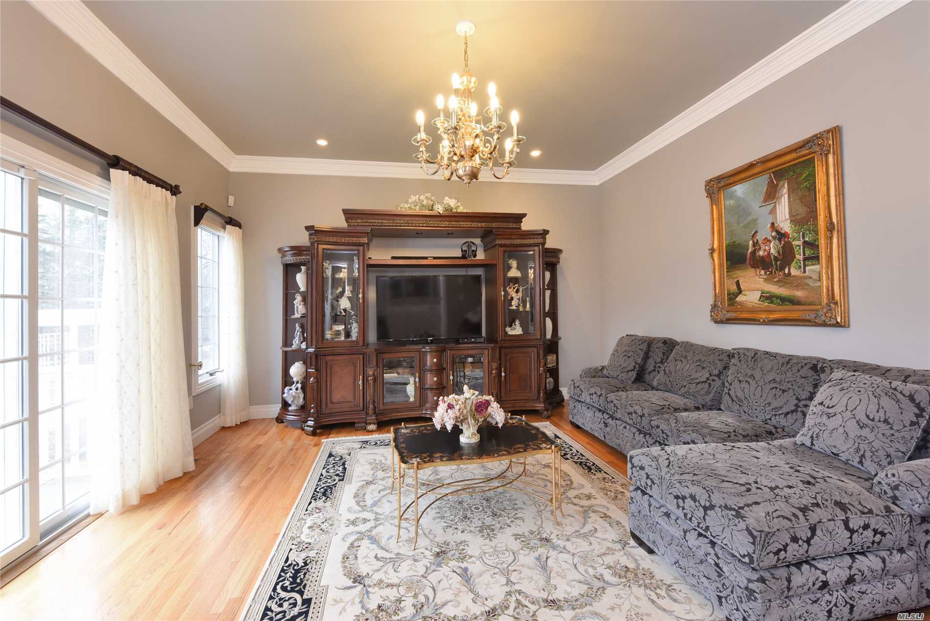 42 Dunlop Road Huntington, NY 11743 - Photo 12 of 20 Family Room