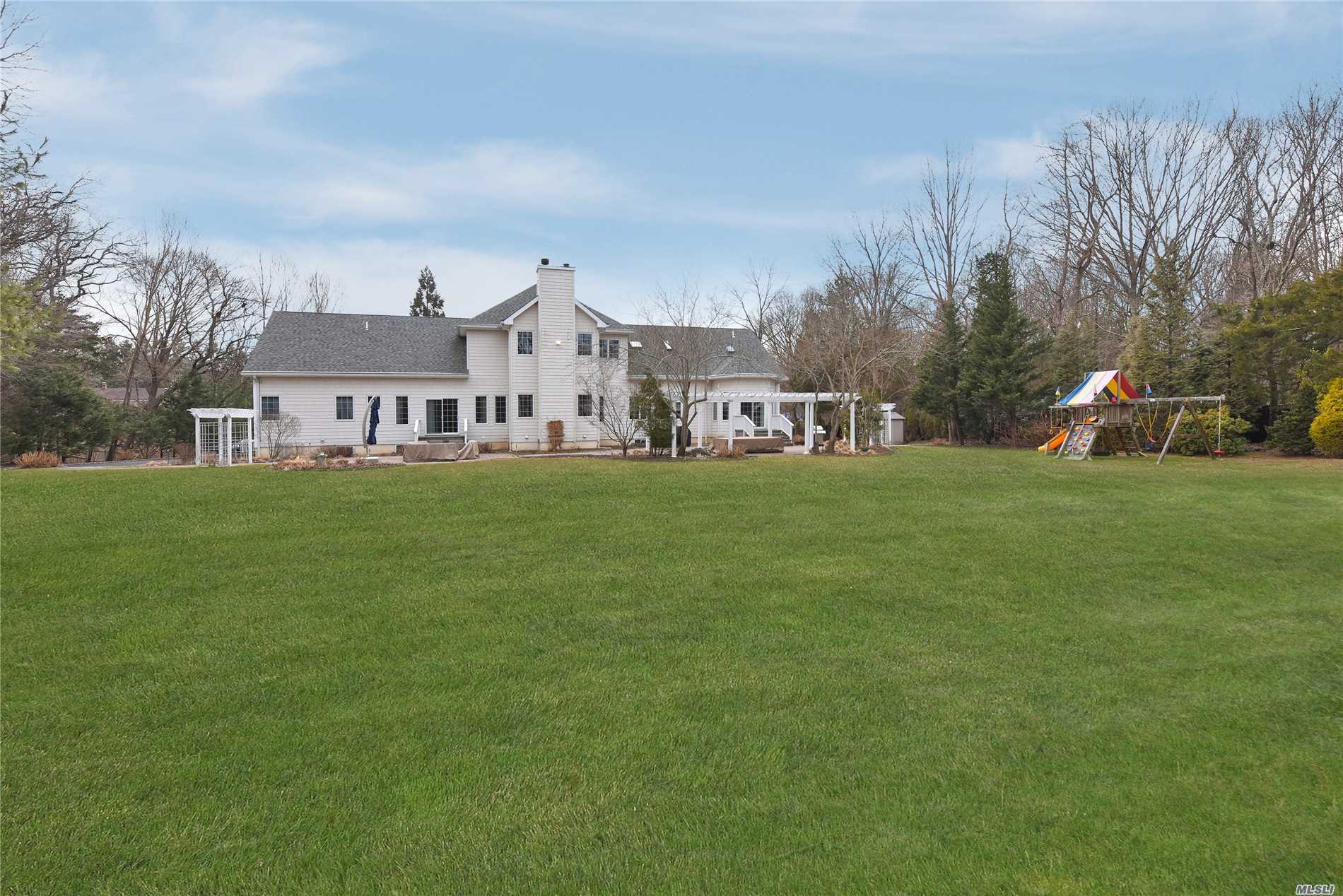 42 Dunlop Road Huntington, NY 11743 - Photo 20 of 20 Beautiful Backyard