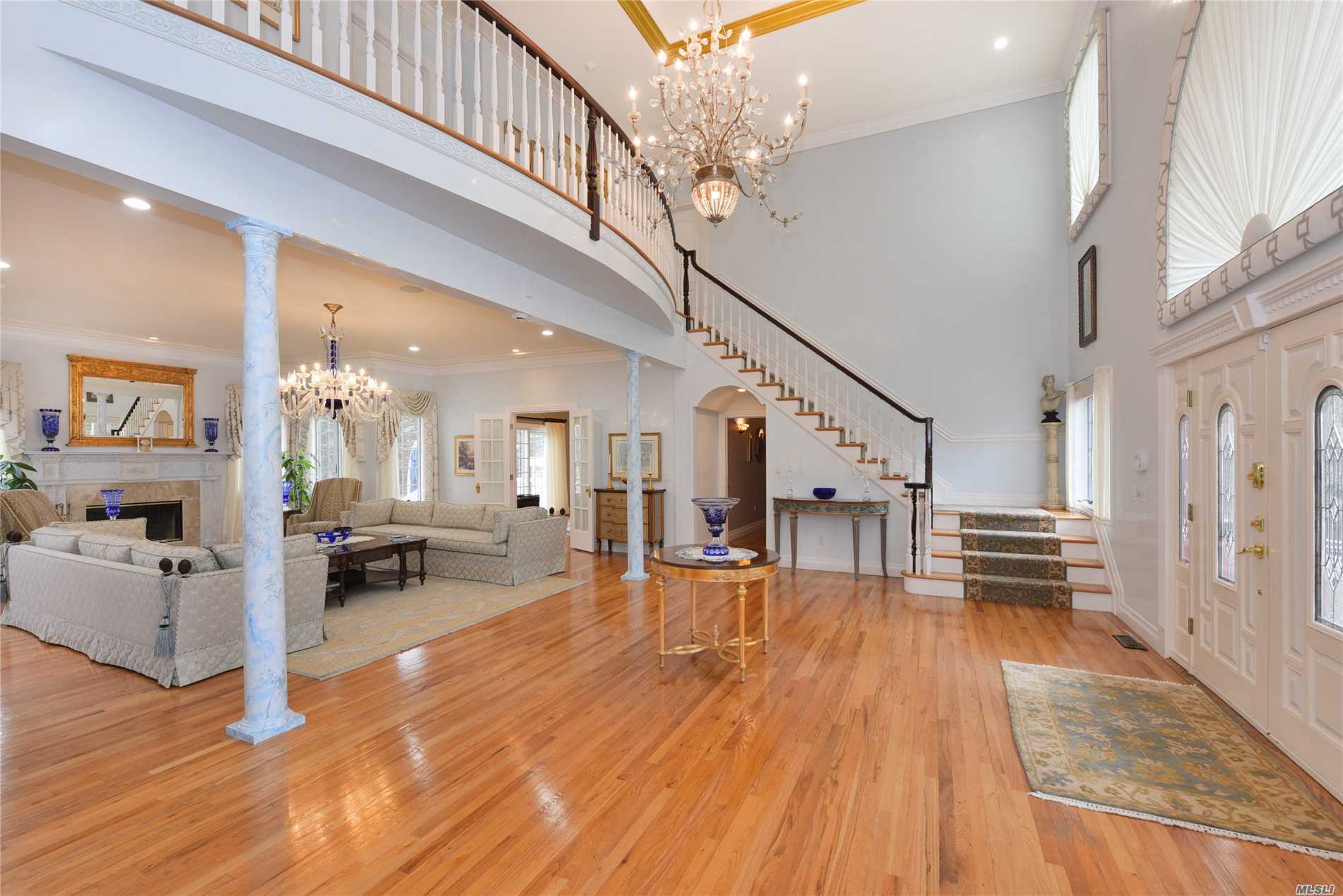 42 Dunlop Road Huntington, NY 11743 - Photo 4 of 20 Sweeping Staircase
