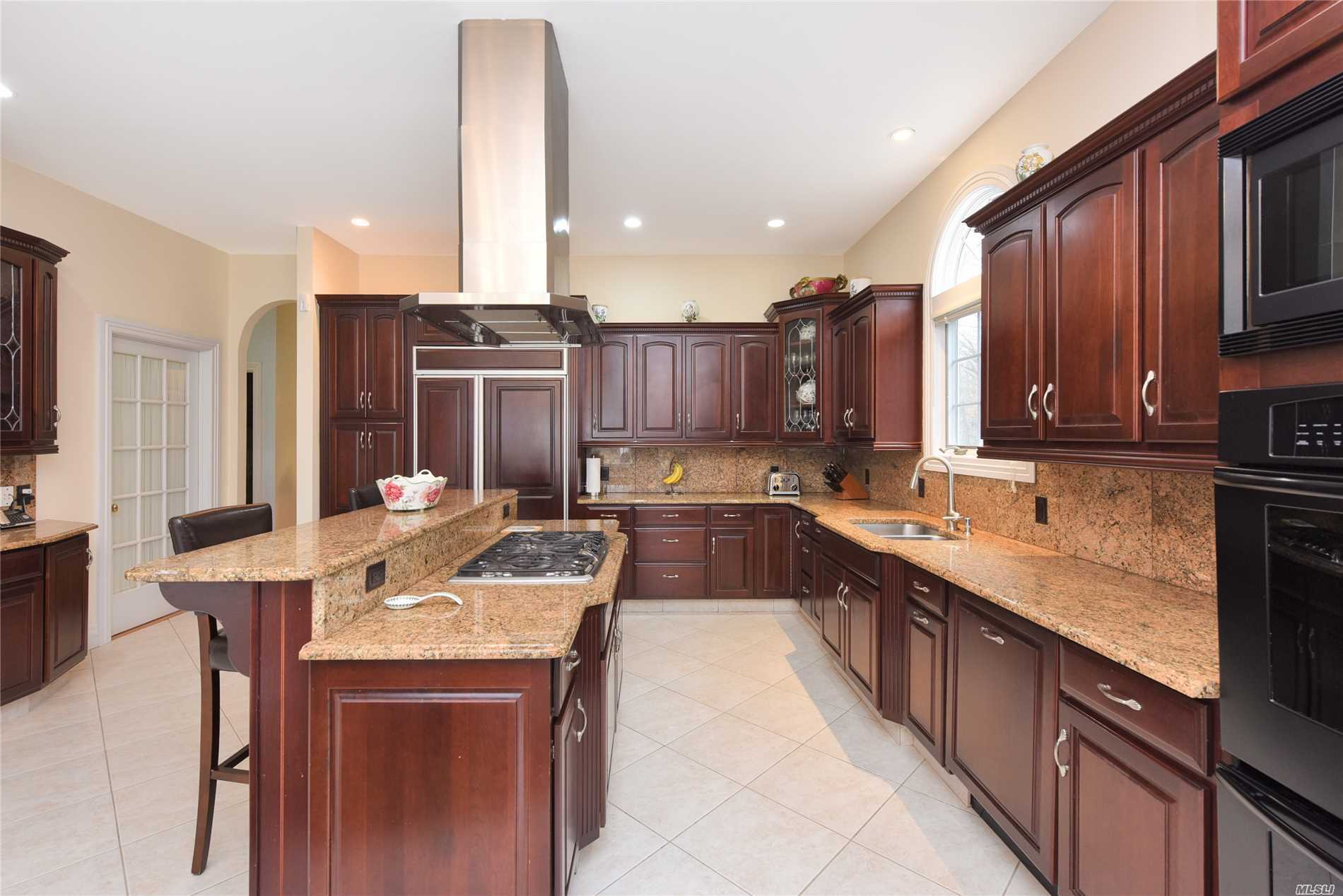 42 Dunlop Road Huntington, NY 11743 - Photo 8 of 20 Center Island Kitchen
