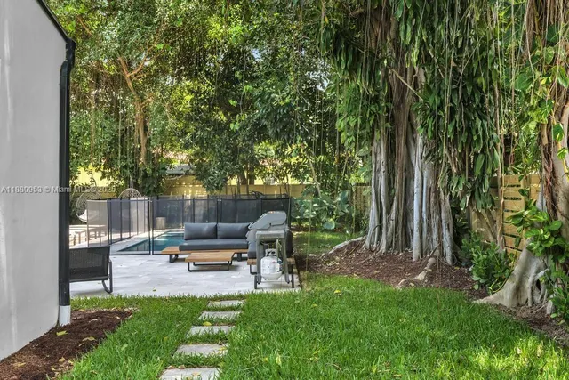 $1,100,000 | 147 Northwest 87th Street, El Portal, FL 33150