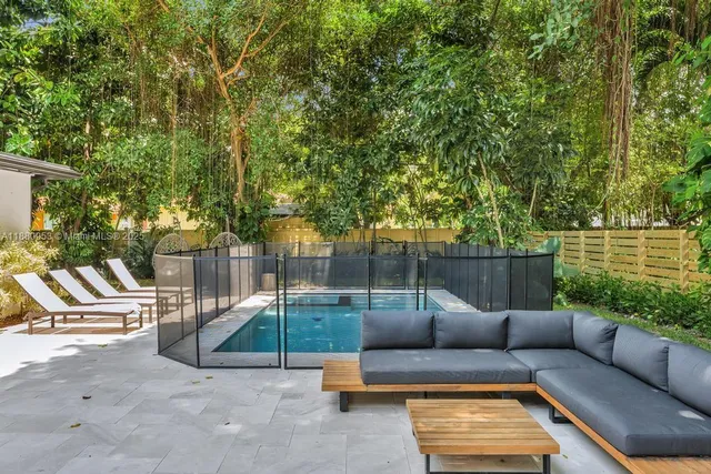 $1,100,000 | 147 Northwest 87th Street, El Portal, FL 33150