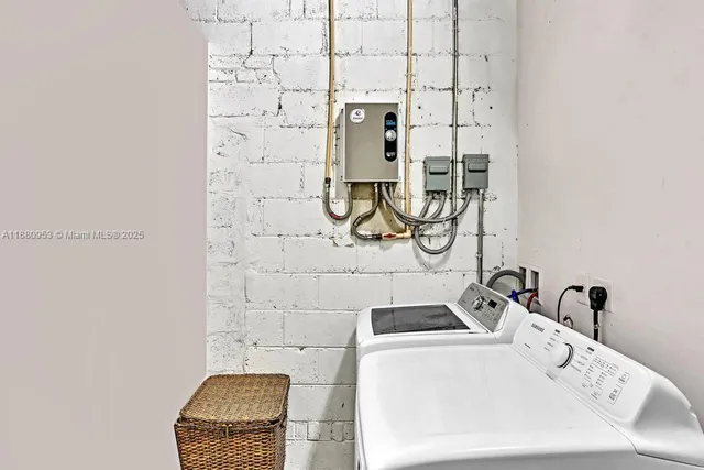 $1,100,000 | 147 Northwest 87th Street, El Portal, FL 33150