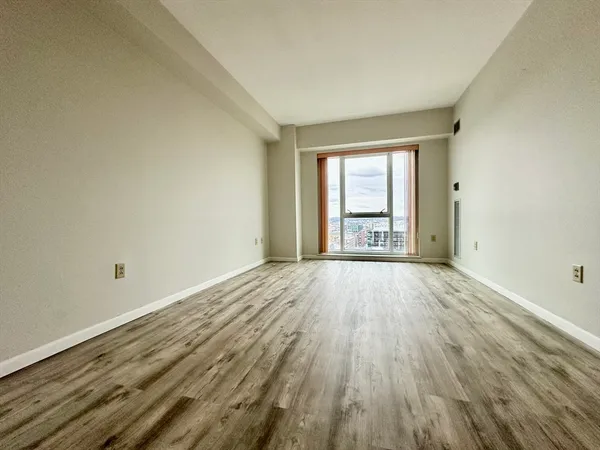 $4,200 | 1 Nassau Street, Unit 2007, Boston, MA 02111