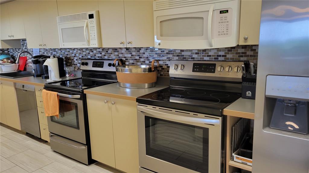 1000 Longboat Club Road, Unit 406 Longboat Key, FL 34228 - Photo 37 of 48