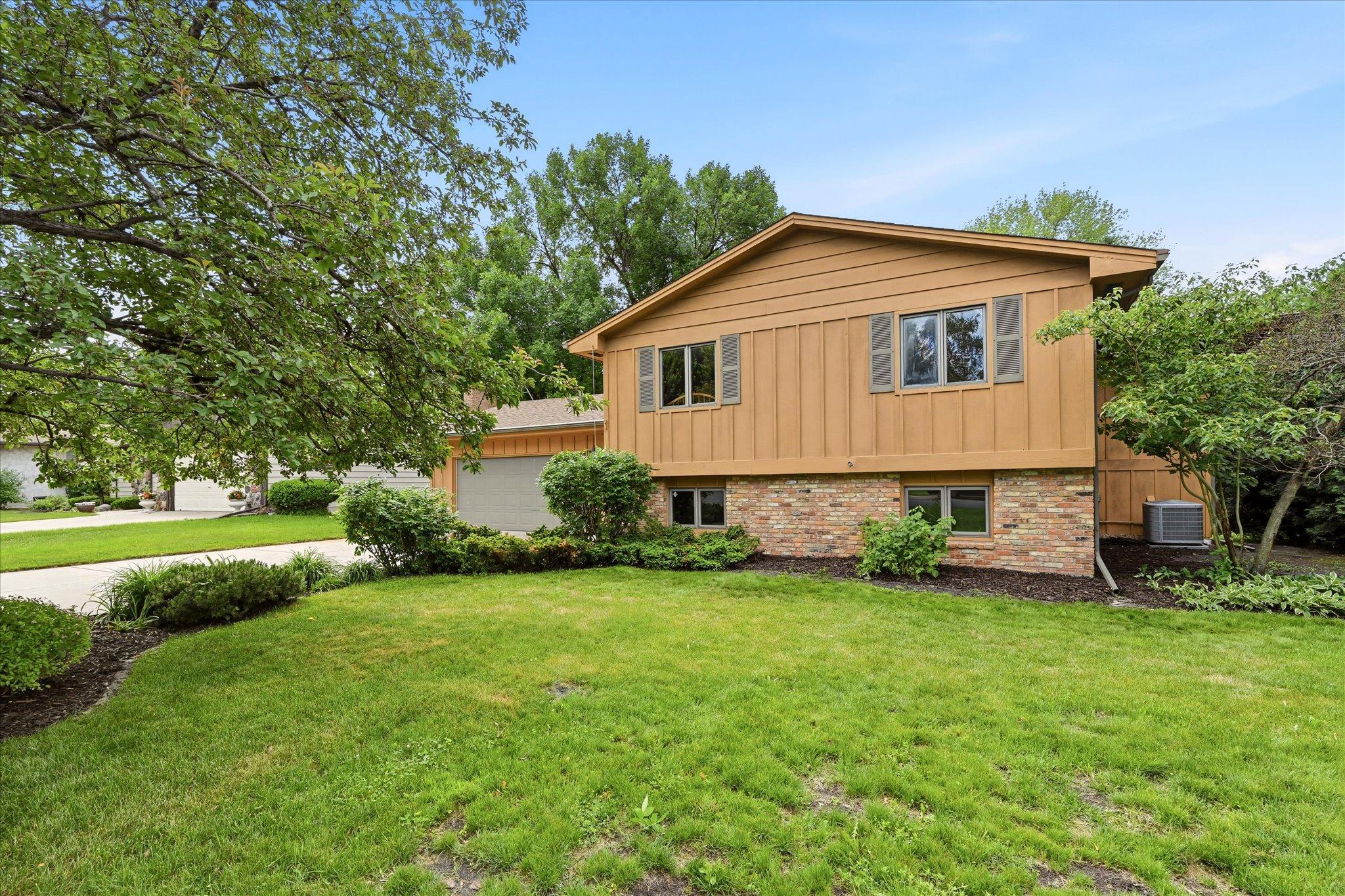 2516 Ridge Lane Mounds View, MN 55112 - Photo 13 of 73