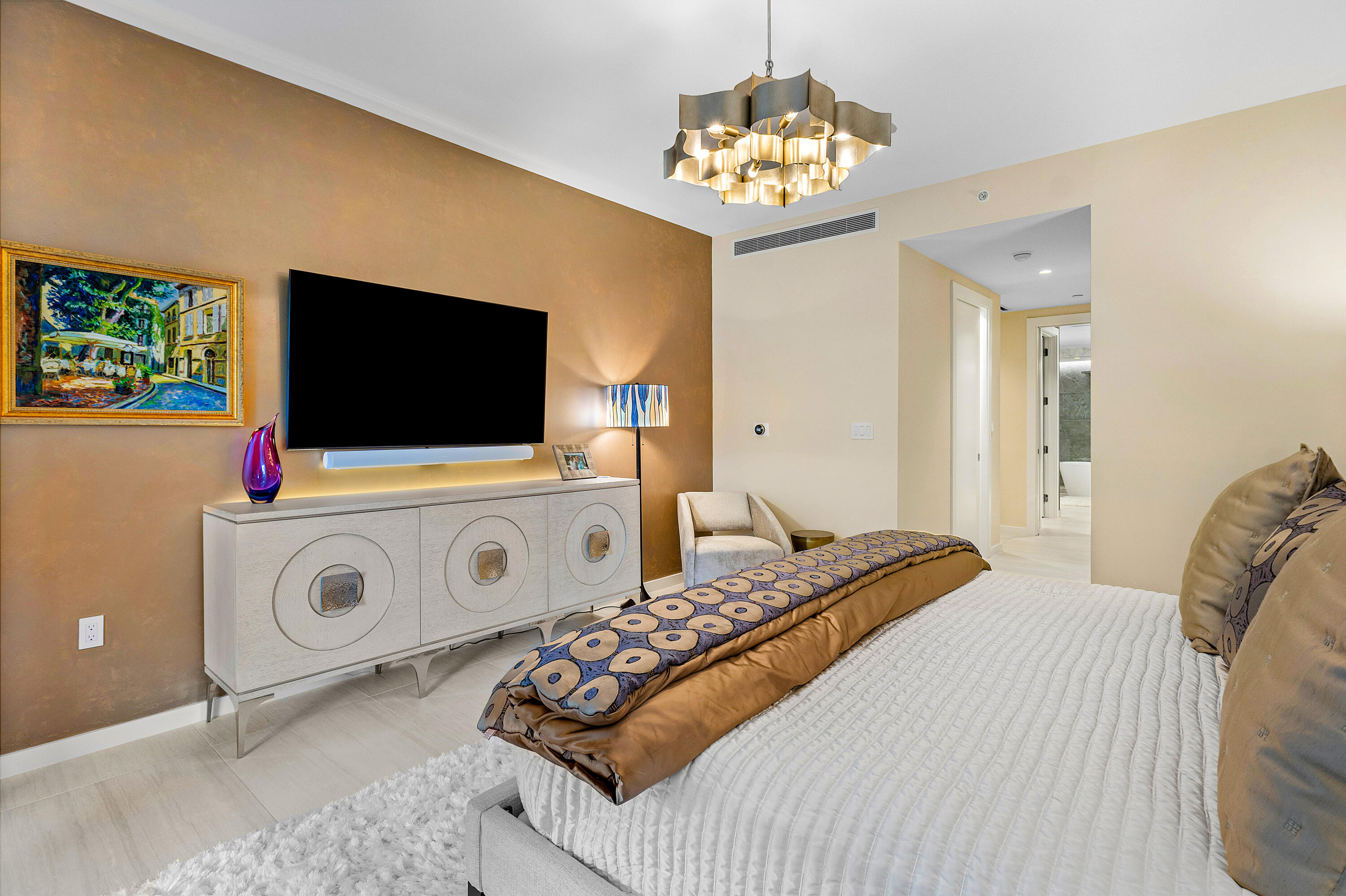 200 Southeast Mizner Boulevard, Unit 216 Boca Raton, FL 33432 - Photo 15 of 59 Primary Suite