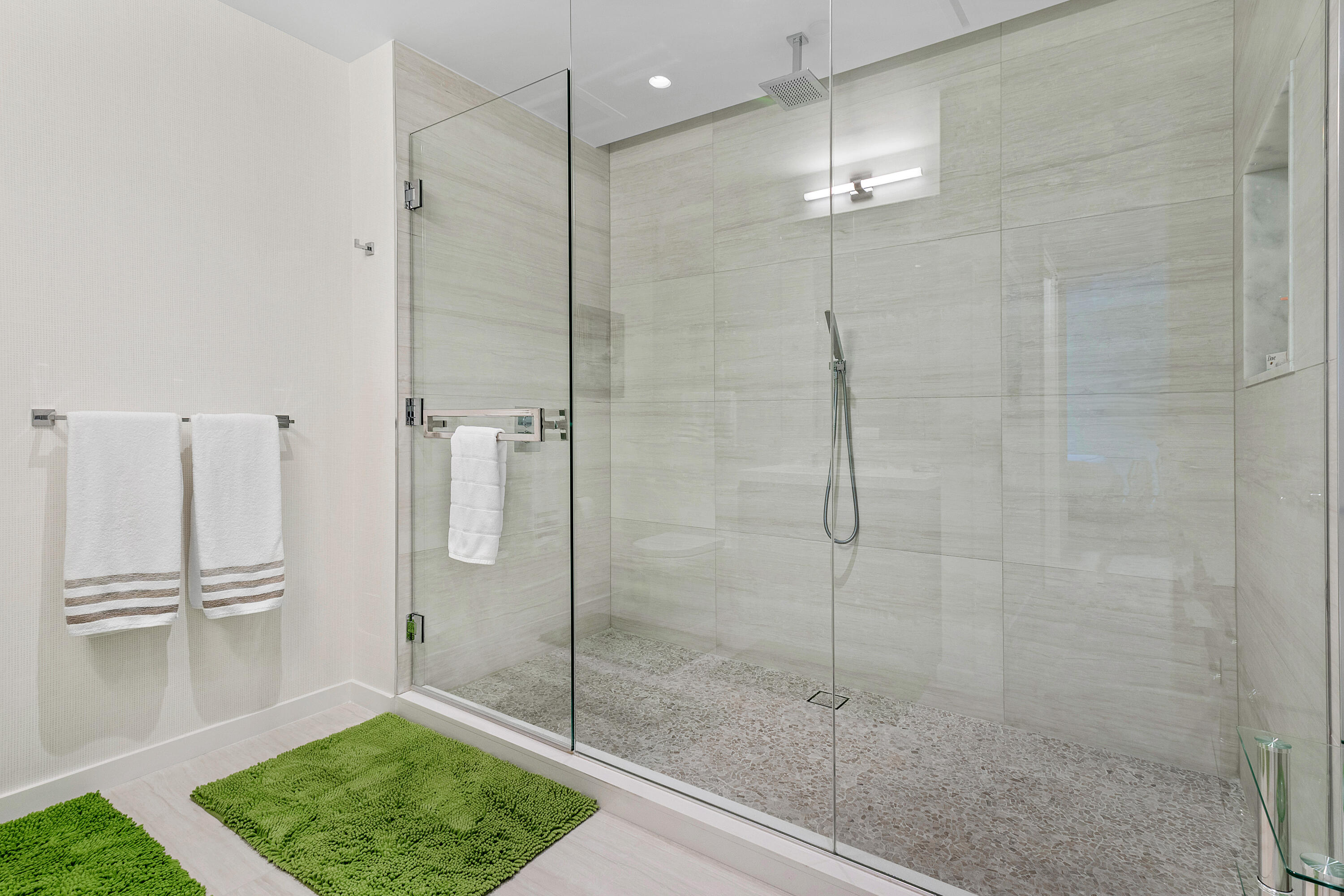 200 Southeast Mizner Boulevard, Unit 216 Boca Raton, FL 33432 - Photo 21 of 59 Bathroom 2