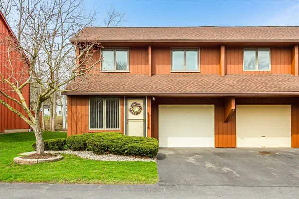 $225,000 | 7 Treetop Drive, Perinton, NY 14450