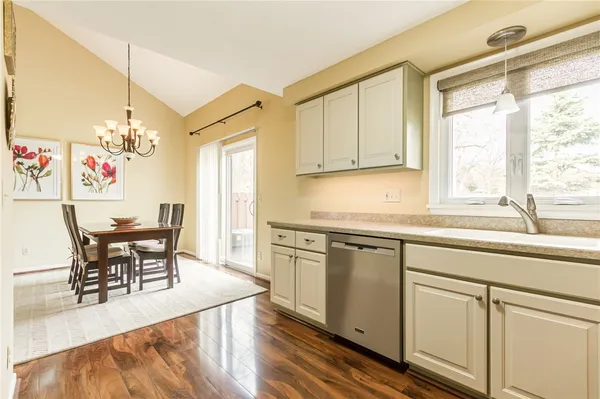 $225,000 | 7 Treetop Drive, Perinton, NY 14450