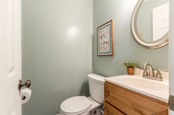 $225,000 | 7 Treetop Drive, Perinton, NY 14450