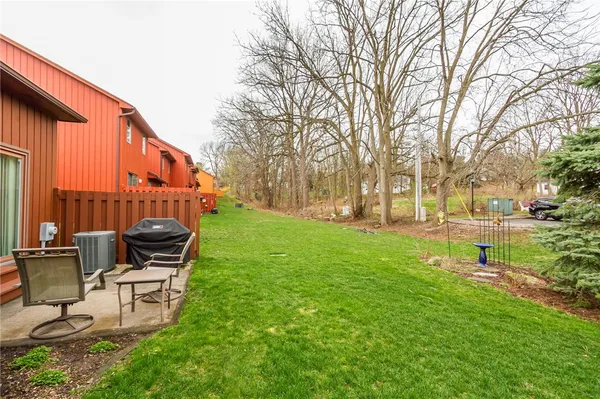 $225,000 | 7 Treetop Drive, Perinton, NY 14450