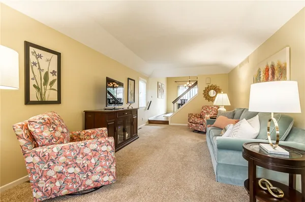$225,000 | 7 Treetop Drive, Perinton, NY 14450