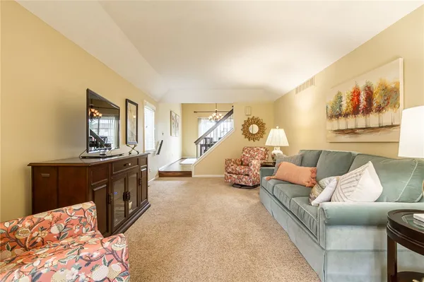 $225,000 | 7 Treetop Drive, Perinton, NY 14450