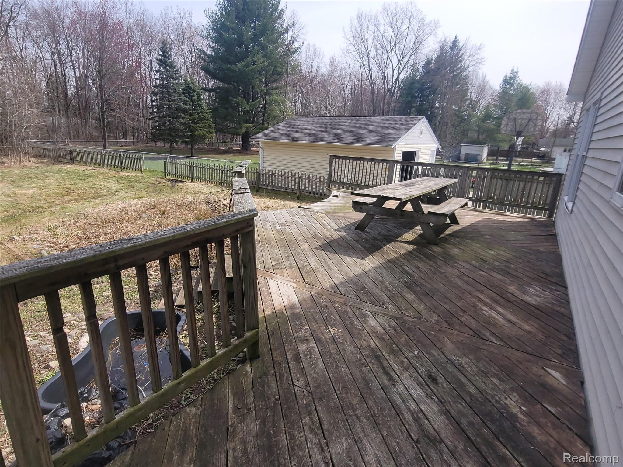 2720 Beach Road Port Huron, MI 48060 - Photo 8 of 22 20220420_143725.jpg