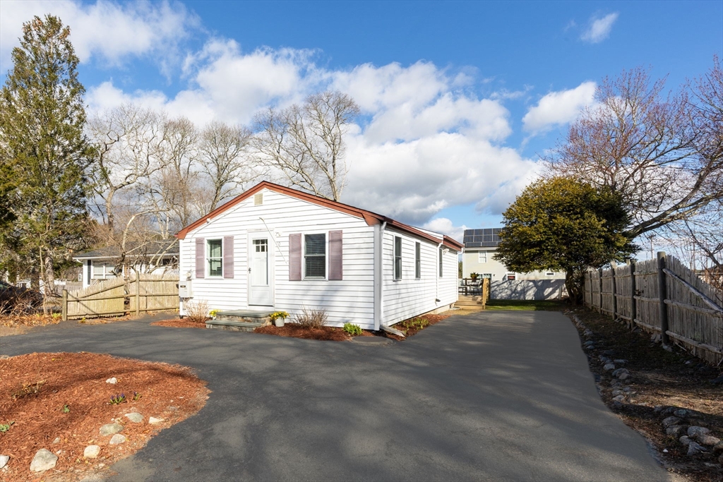 10 Regent Avenue Wareham, MA 02571 - Photo 5 of 39