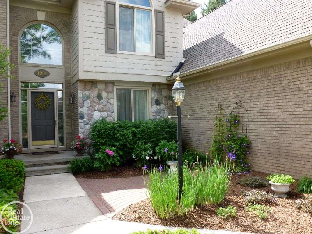 1901 Grayslake Drive Rochester Hills, MI 48306 - Photo 9 of 45